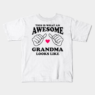 This is what an Awesome Grandma looks like Kids T-Shirt